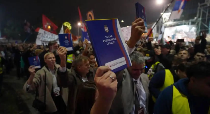 Több ezer hazai és külföldi megfigyelő követi a vasárnapi szerbiai előrehozott választást