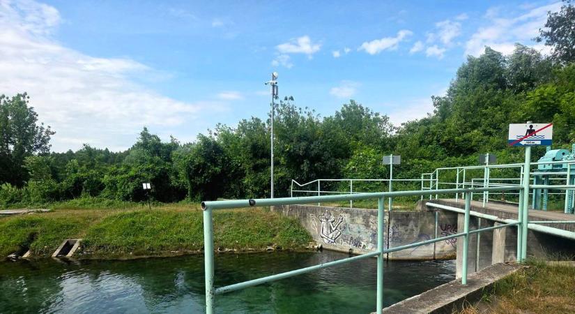 Egy pillanat alatt a csatornában kötött ki a kerekesszékes férfi