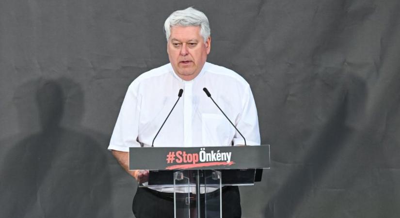 Osztie ámokfutása sokat árt a katolikus egyháznak
