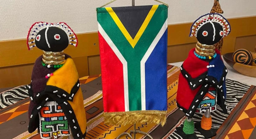 Bekopogott Dél-Afrika a kőbányai idősotthon lakóihoz