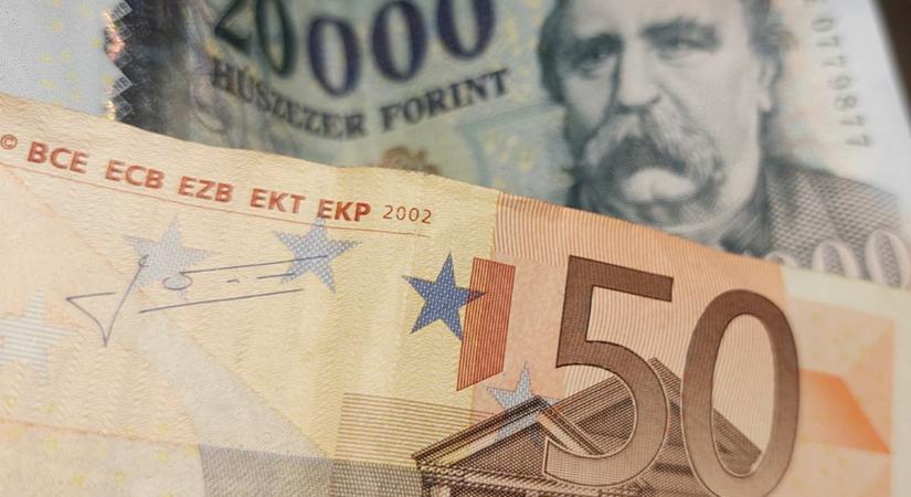 Újból a gyengülés útjára lépett a forint