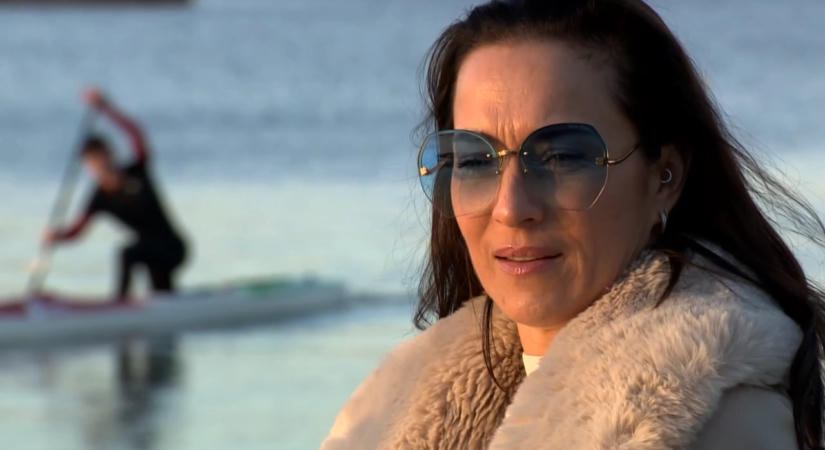 Ritka családi fotó: Fésűs Nelly először látható együtt két lányával és tündéri unokájával