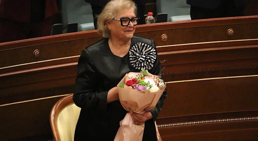 Megválasztották Koszovó új elnökét, elmarad az előrehozott választás