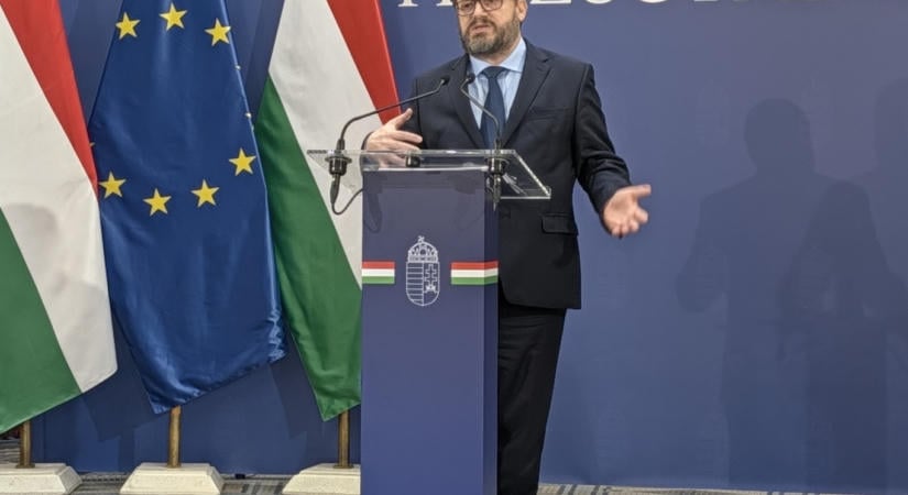 Fitch: Magasabban tetőzik az államadósság, jövőre nem lesz akkora hiánycsökkentés, mint a kormány tervezi