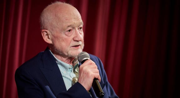 Cenzúrázhatták Nádasdy Ádám XIII. kerületi emléktábláját