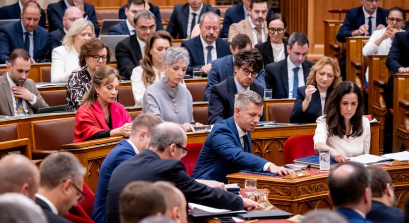 Döntött a parlament: jön a dízeltámogatás, és drágul a dohányzás