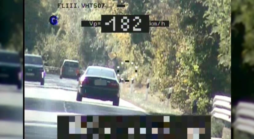 A 6-os főúton 182 km/h-val száguldó sofőrtől a helyszínen elvették a jogosítványát