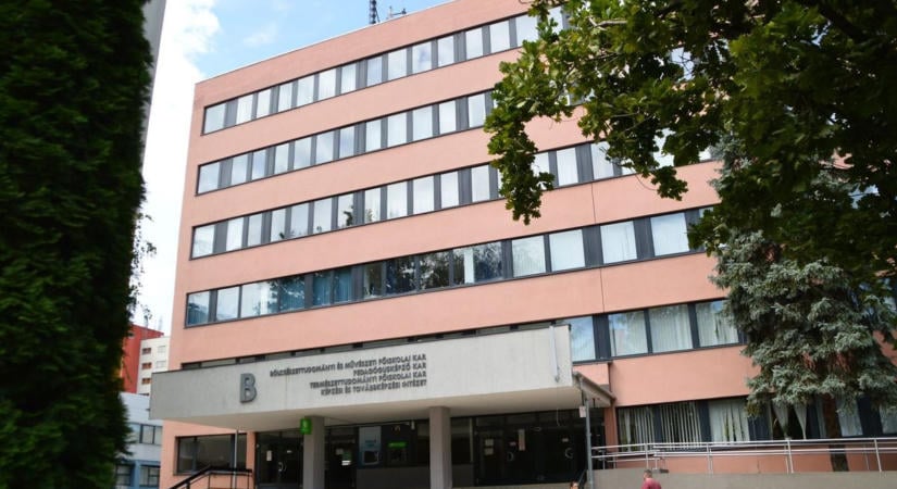 Diplomád már van? Ezt a határidőt most ne nézd be!