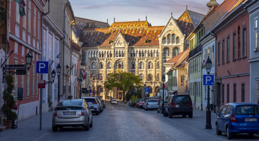 Megszorítás vagy teljes tiltás? Nagy döntés előtt Budavár