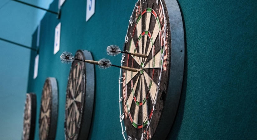 S-z-á-z-n-y-o-l-c-v-a-n! Darts hétvége Szombathelyen