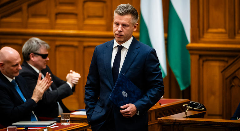 Magyar Péter váratlan lépésre szánta el magát, új felállást láthatunk a parlamentben - Az Országgyűlés ülése