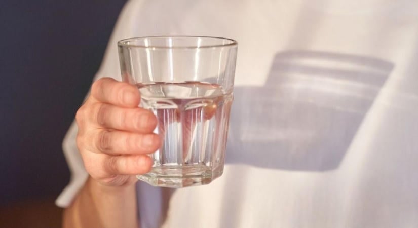 Víznek hitte a pohár tartalmát: hypót ivott egy borsodi kétéves!