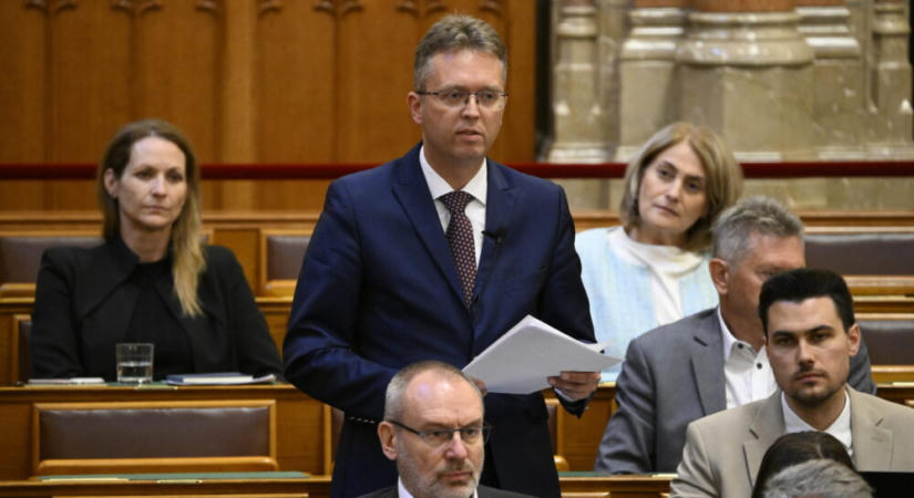 Hankó Balázs beszéde közben akarták lefoglalni a Fidesz-frakció szervereit