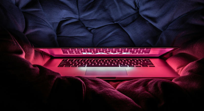 „Megláttam, milyen pornót néz, és megértettem, miért nem akar szexelni velem” – Ezért halt el a vágy ezekben a házasságokban