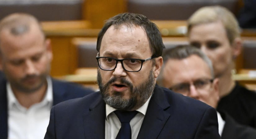 Áder Jánoshoz és Szentkirályi Alexandrához köthető alapítványoknál is lehetnek változások