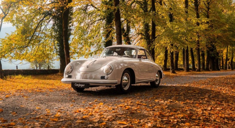 Egyenesen 1956-ba repít vissza bennünket ez a patinás régi Porsche