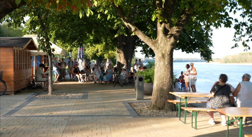 Gitárkoncert volt a gesztenyesoron