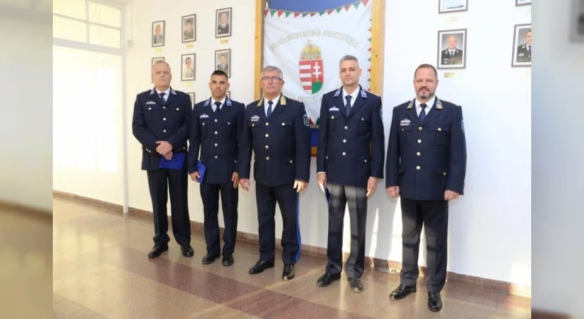 Dicséretben részesültek a pécsi rablási kísérlet elkövetőjét gyorsan elfogó rendőrök
