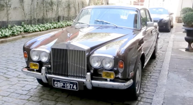 Megérdemelte ez a ’74-es Rolls-Royce kupé, hogy ilyen állapotba hozzák