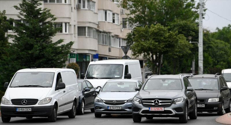 Hatalmasat zuhant júliusban az autópiac