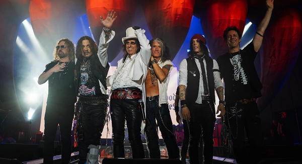 Hollywood Vampires – Elindult a turné, szeptember 8-án Budapesten játszik Alice Cooper, Joe Perry és Johnny Depp szupergrupja!