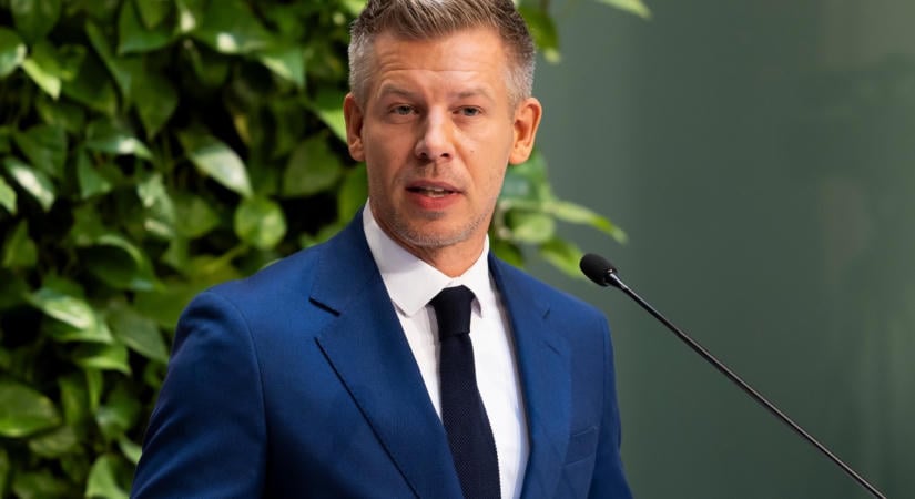 Ebben a pillanatban jelentette be Magyar Péter: lecsaptak a rendőrök, az egyik leggazdagabb magyarról van szó