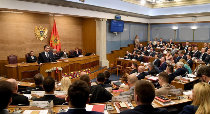 Montenegróban büntethetővé tették a közfunkcióhoz kapcsolódó jogellenes meggazdagodást