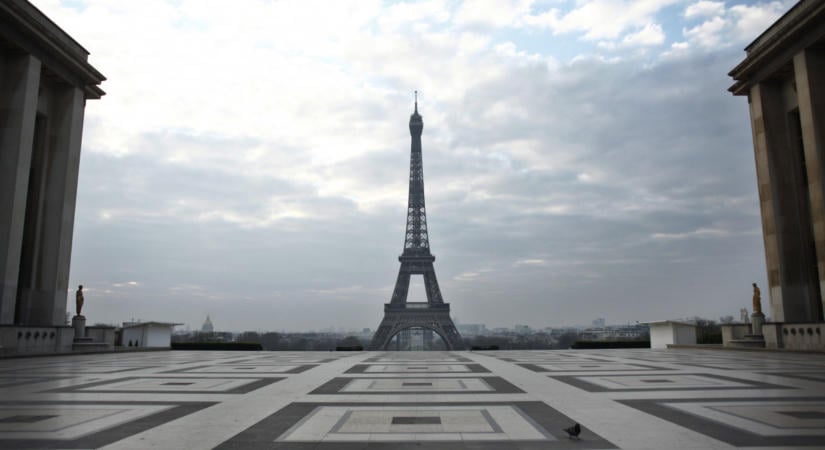 Lemondott az Eiffel-tornyot üzemeltető cég vezetője a diszkriminációs botrány miatt
