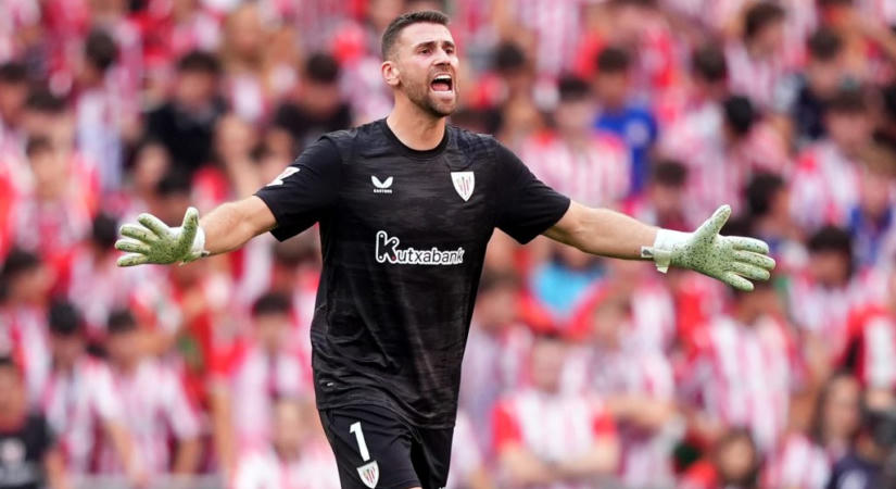 A vb-győztes spanyol kapus már a meccs elején gólt lövetett az ellenféllel