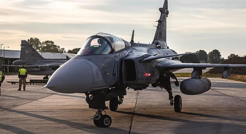 Műteni kell a Gripen katapultáló pilótáját, megsérült a gerince