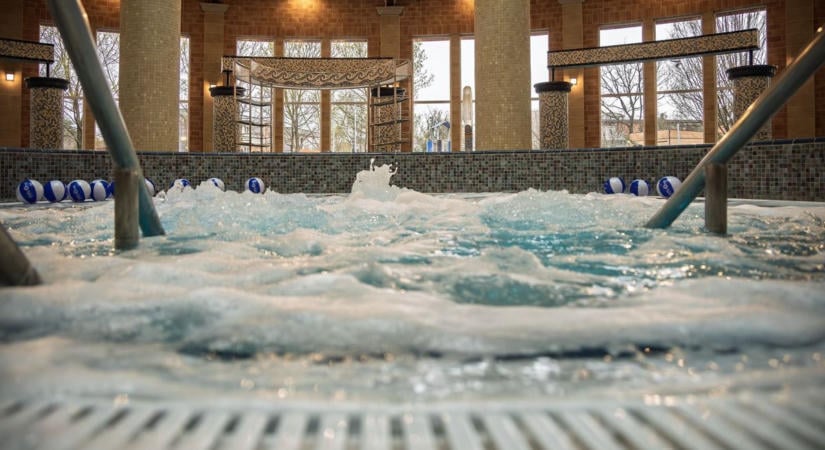 Forró felöntések és gőzölgő medencék: így indítják a somogyi fürdők a bekuckózós időszakot