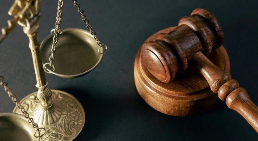 Bombariadó volt a Legfelsőbb Bíróságnál, gyanús hátizsák miatt vonultak ki a rendőrök a választás előtt