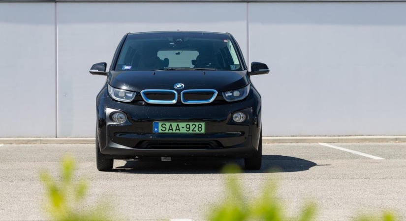Gumicsere miatt húzhat jobbra a BMW?