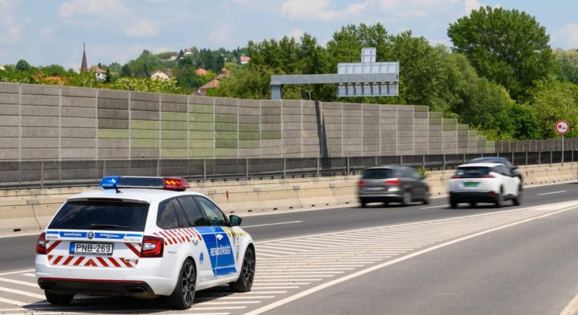 Lángost ettek, térddel kormányoztak: több ezer sofőr akadt fenn a rendőrségi ellenőrzésen