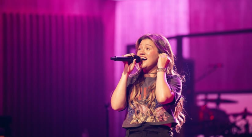 Kitálalt a brooklyni boltvezető, akivel Kelly Clarkson összeveszett: "Nem az, akinek mutatja magát"
