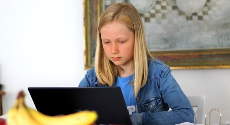 Magyar sikertörténet a digitális oktatásban: uniós figyelmet kapott a Yettel programja