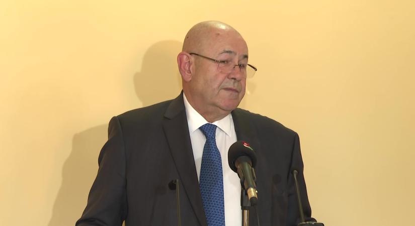 Pásztor István: Nem igaz, hogy eltűnnek a magyar településtáblák Vajdaságban