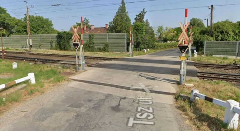 Többször is lezárják a vasúti átjárót Győrszentivánnál