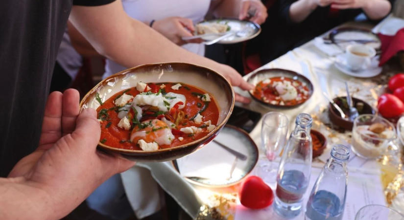 Sreet foodként kapjuk majd halászlevet – végigbarangoltuk az éttermeket a dunántúli gasztrotérképen