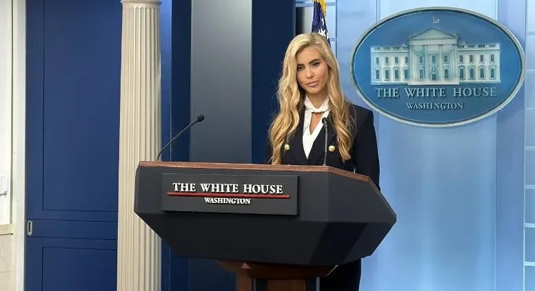 Öt nap után távozik Donald Trump új szóvivője