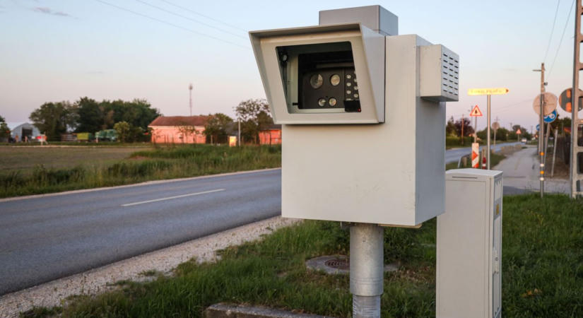 Közel 200 kilométer/órás sebességnél fotózott le egy sofőrt a traffipax Bács-Kiskunban  fotók