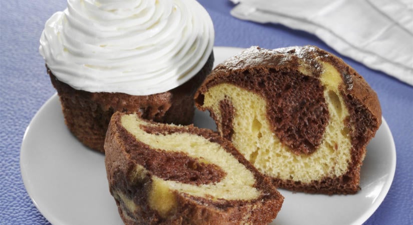 Puha kakaós-vaníliás zebramuffin: a csomagolást is jól bírja