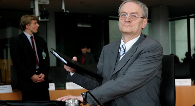 Túlzás nélkül az évszázad kémbotránya: hazaárulás vádjával letartóztatták a volt kémfőnököt Németországban