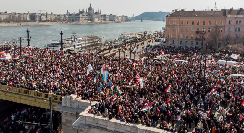 G. Fodor Gábor (Origo.hu/888): Kell-e nekünk softpolitika?