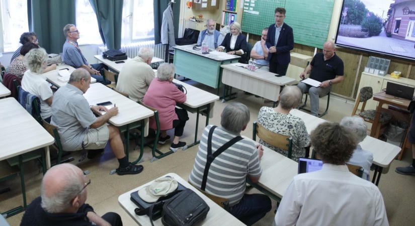 Nem maradtak válasz nélkül a lakók, sorra kerültek a környék problémái (galéria)