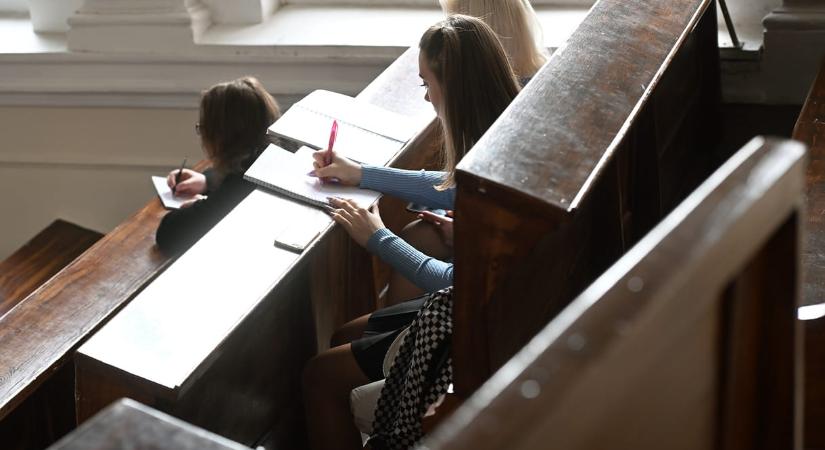 Idén is óriási volt a verseny a pszichológia képzéseken, alig mozdultak a ponthatárok