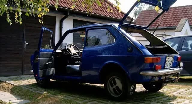 Valóságos csoda! Ágnes 20 év után megtalálta az édesapja első autóját – így került elő az imádott kisautó