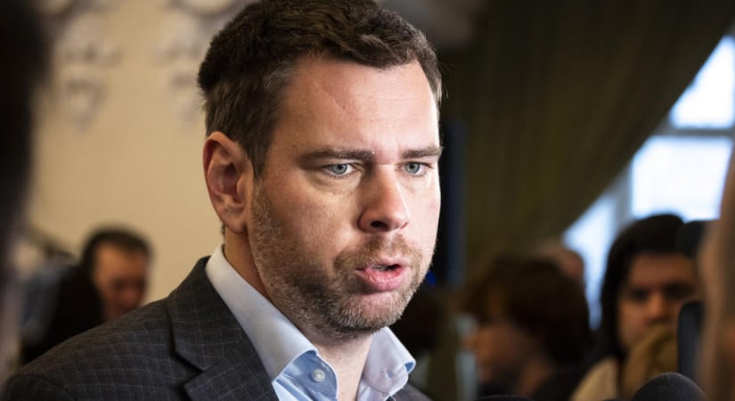 Vitézy Dávid leállíttatta a MÁV fakivágását Zuglóban