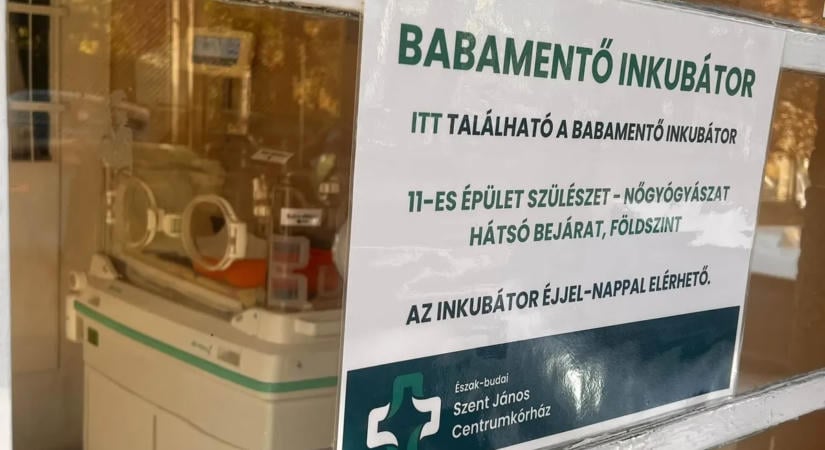 Újszülöttet raktak a Szent János kórház babamentő inkubátorába