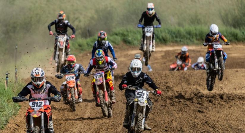 Nagykanizsán is nyomot hagytak a zombai motokrosszosok
